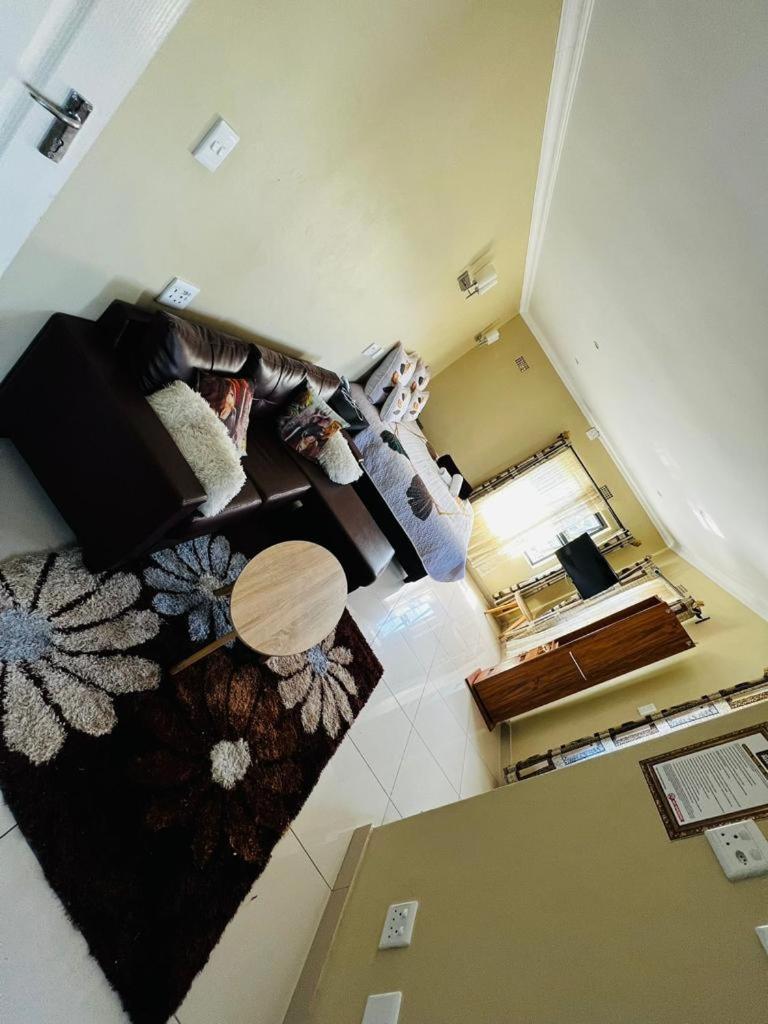 Victoria Guest Lodge Bellville Extérieur photo